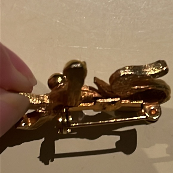 Mid Century Brooch or Pin Elephant Wearing Boxing Gloves Gold Tone, Rhinestones - Picture 7 of 7